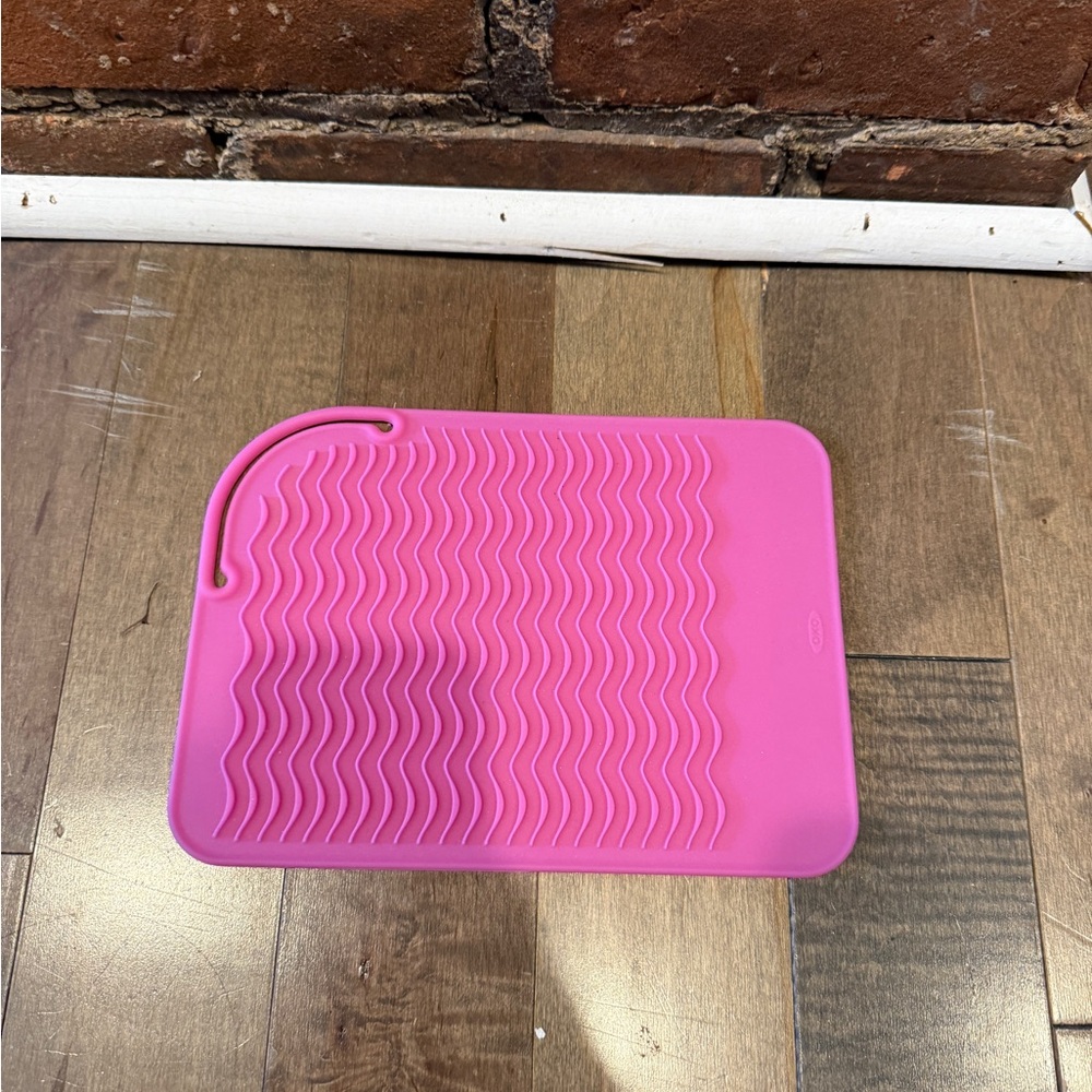Pink Silicone Heat-Resistant Mat